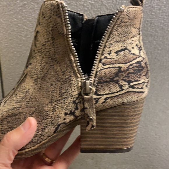 Boutique by Corkys ‘Tombstone’ Bootie in Brown Snake - Picture 7 of 10